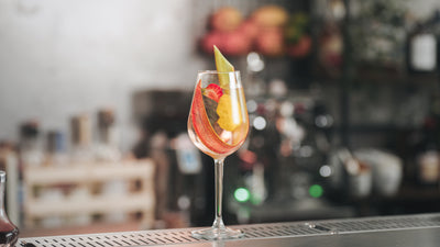 PINK GIN & TONIC
